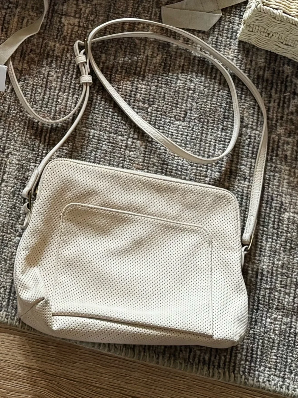 Universal Threads Cream Faux Leather Cross body Purse